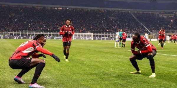 九游体育注册-【现场】冤家局，轮换局，米兰狂胜萨索洛！