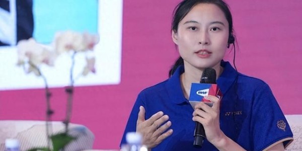 九游体育注册-羽坛女神王仪涵近况：进入大学当老师，嫁给师弟，1米78越来越美