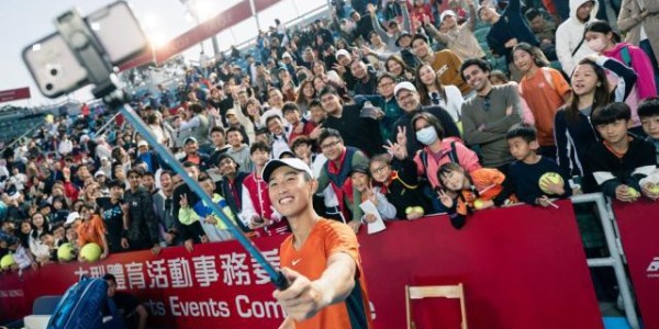 九游体育注册-昨天，商竣程的自我要求是“能不用手机就不用”