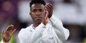 维尼修斯：为200胜里程碑高兴，希望书写历史成为最伟大球员之一