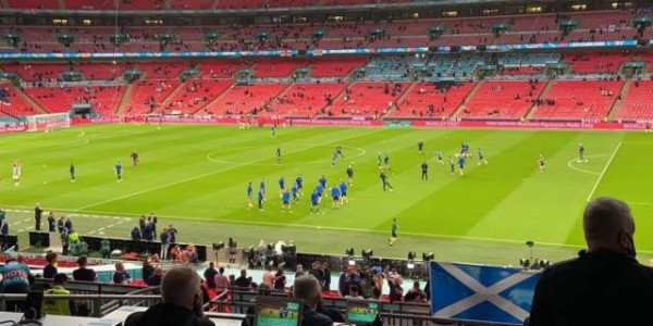 九游体育官网-【现场】苏格兰震惊温布利 英格兰球队和球迷皆败！