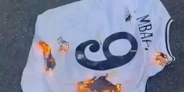 九游体育下载-【夜读】再见爱人5没有你俩我不看