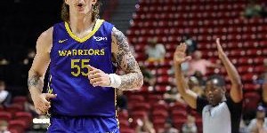 百步穿杨！马德森16分钟12中7高效贡献22分2断 三分10中6